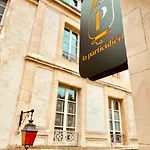 La Particuliere